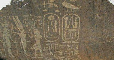 النقوش الفرعونيه فى جبال تشاد تروى حكايات الشموخ ووحشة النسيان
