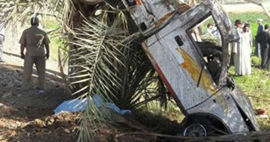 إصابة 6 أشخاص فى حادث انقلاب سيارة ربع نقل بالطريق الصحراوى الغربى بالمنيا