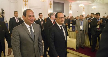 بالفيديو..نص كلمة السيسي بمنتدى الأعمال "المصرى – الفرنسى".. الرئيس: مصر دولة تسعى للنهوض وتبوء مكانتها اللائقة بين الأمم.. نواصل جهودنا لتخفيف الإجراءات البيروقراطية.. وهولاند: نثق فى مناخ العمل بمصر