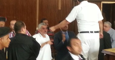 النيابة تستأنف على إخلاء سبيل 3 أمناء شرطة متهمين بالإضرار باقتصاد البلاد