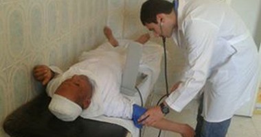قافلة طبية بقرية النزلة بساحل سليم والكشف على 1362 مريض خلال يومين