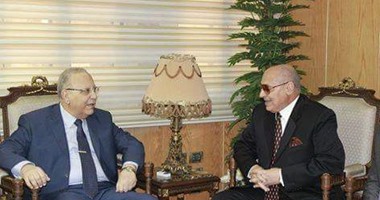 وزير العدل لـ"عبد الستار إمام": أندية القضاة حلقة الوصل بين الشيوخ والشباب