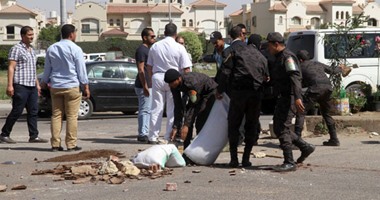 الأمن ينجح فى فتح الطريق أمام السيارات بعد إزالة الأحجار من شوارع الرحاب