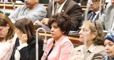 نائبة قبطية ببنى سويف تجرى قرعة علنية على تأشيرتى حج بدائرتها