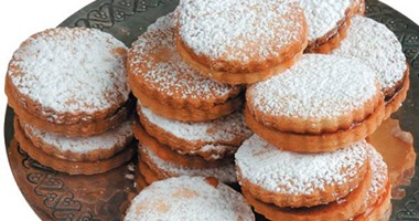 حلويات مغربية.. جربى وصفات الصابلى والغريبة السنيورة.. جددى فى مطبخك