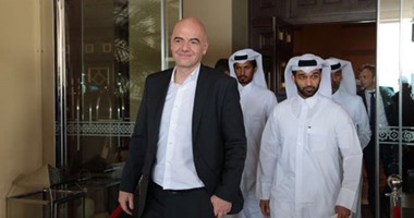 بالصور.. رئيس الفيفا يتفقد منشآت مونديال 2022 فى قطر