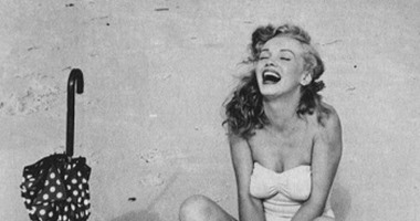 10 صور لمارلين مونرو على البحر .. هتخليكى تفكرى فى السفر 