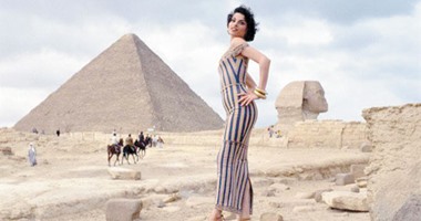 مصر المرعوبة من "الجمال".. ألبومان بينهما 30 سنة يؤكد: "الحلاوة بتخوف زى النار".. كيف تغير المجتمع المصرى من ألبوم صور لعارضات أزياء فى القرن الماضى.. لألبوم راقصات الباليه فى شوارع وسط البلد 2016؟