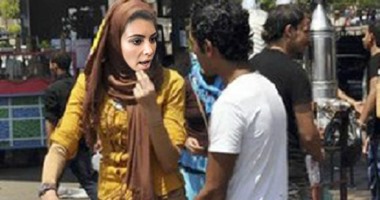 ماذا لو كانت "كيم كاردشيان" ست مصرية؟.. اتحرشوا بها فى الشوارع.. اضربت من أبوها وجوزها.. اتهانت فى المظاهرات.. اتخنقت من زحمة طابور العيش والأنابيب.. 7 مشاهد تؤكد أن الست المصرية حلوة بس "متربة"