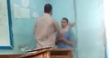 أهالى طالب ثانوى يعتدون على مدرس بعد ضربه نجلهم فى دمياط