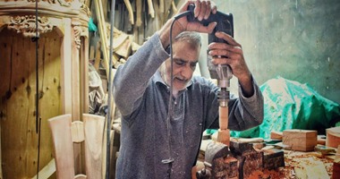 صحافة المواطن.. قارئة تصور الأيدى العاملة فى دمياط بمناسبة عيد العمال