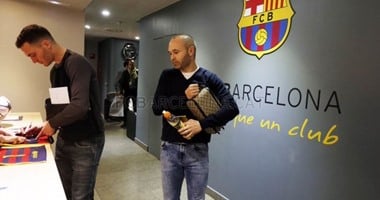 الكلاسيكو.. وصول برشلونة وريال مدريد لملعب كامب نو