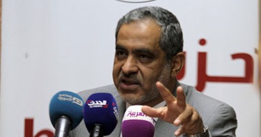 الإخوان وحلفاؤها ينقلبون على أبو العلا ماضى بعد مطالبة الجماعة بفصل العمل الدعوى عن السياسى.. قيادى إخوانى لرئيس حزب الوسط: لن نكون مثل حركة النهضة.. ووليد شرابى: هجومه على مرسى ممنهج وليس عشوائى