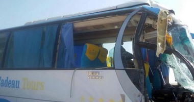 إصابة 19 سائحا صينيا ومصريين فى حادث تصادم بالبحر الأحمر