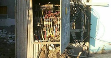 محول كهرباء يهدد حياة أهالى "العواسجة" بالشرقية