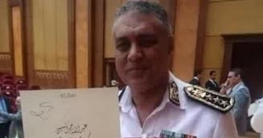 مدير المباحث الجنائية بسوهاج يحصل على نوط الامتياز من الطبقة الأولى