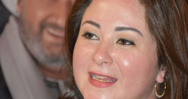 مى نور الشريف تحيى الذكرى الأولى لوالدها: حبيبى دائما