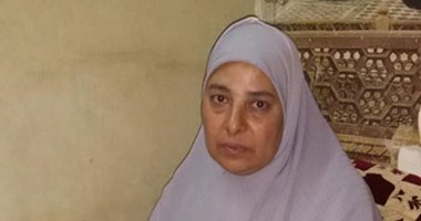 بالصور.. مأساة أرملة مهددة بالسجن لعجزها عن سداد قرض بـ 50 ألف جنيه لتجهيز بناتها فى بنى سويف.. الحاجة غزال: توفى زوجى بجلطة حزنا على بتر قدمى نجلنا فى حادث قطار.. وتؤكد: قلة معاش زوجى السبب