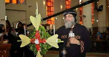 بالصور.. البابا تواضروس يصلى قداس أحد السعف بدير الأنبا بيشوى بحضور الآلاف