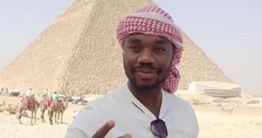 مايوكا فى رحلة ترفيهية لأهرامات الجيزة