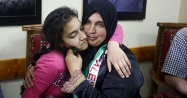 والدة أصغر أسيرة فلسطينية فى العالم لـ" اليوم السابع": الإسرائيليون عذبوا ابنتى وصوروها بشكل غير لائق.. وحكم عليها بالسجن 5 سنوات و4 شهور.. وسلطات الاحتلال منعت الزيارة عنها ولم أرها سوى مرة واحدة