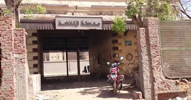 بالصور..الإهمال يحاصر محطة قطار "الخانكة"