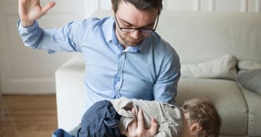 النيابة العامة تحقق فى "فيديو " تعدى صاحب محل وعامل على طفل