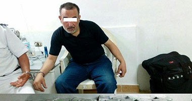 بالصور.. إحباط محاولة معتمر تهريب 20 ألف قرص مخدر