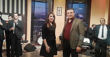 بالصور.. المطربة بوسى تحتفل بعيد الربيع مع عمرو الليثى فى "بوضوح"