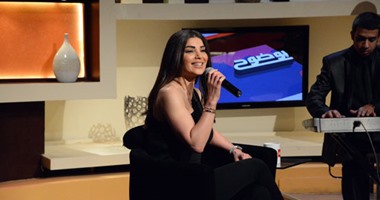 بالصور.. كواليس حلقة دينا حايك مع عمرو الليثى فى "بوضوح"