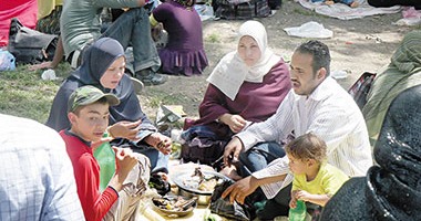 انتصار «شم النسيم» على فتاوى التحريم...كل عام يقول شيوخ الظلام: «من أكل فسيخا أو بصلا أو لون بيضا فهو آثم».. فهل أتى الإسلام ليحارب البيض والفسيخ والبصل؟