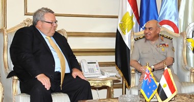 وزير الدفاع يلتقى نظيره النيوزيلندى ويبحثان مهام القوى متعددة الجنسيات بسيناء