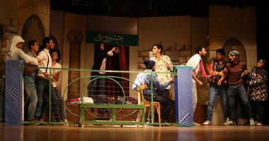 عودة مسرح الجامعة لمواجهة أفكار التطرف والإرهاب.. "القاهرة" على القمة بـ40 عرضًا.. ومدير المسرح: فترة حكم الإخوان كانت سوداء على الفكر.. و33 عرضًا على مسرح "عين شمس" وفريق الجامعة يمثل مصر بالجزائر