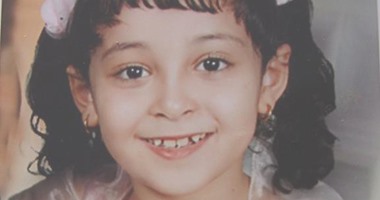 بالصور.. الإعدام شنقا لعامل استدرج ابنة خاله أثناء لهوها أمام المنزل بمدينة ههيا فى الشرقية وتعدى عليها جنسيا بعد سرقة قرطها الذهبى.. ادعى البحث عنها لإخفاء جريمته.. والعثور على جثة الطفلة تحت الرمال