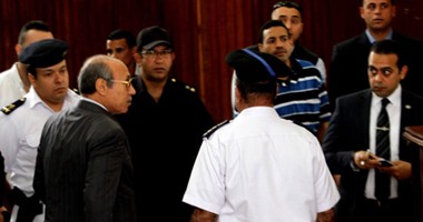 وصول حبيب العادلى إلى معهد الأمناء لمحاكمته فى الاستيلاء على أموال الداخلية