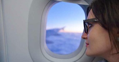 لو الرحلة تطول لازم تفضل نشيط على طول.. 6 نصائح للنوم فى الطائرة
