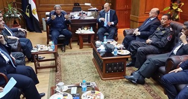 وزير الرياضة يتفق مع"الداخلية"على عودة الجماهير للمباريات الدولية وأفريقيا