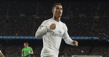 بالفيديو.. رونالدو يسجل الهدف الثالث لريال مدريد أمام إيبار