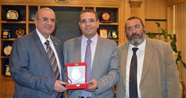 جامعة المنصورة تطبق بروتوكول عمل جديد بمستشفى الأطفال لتقليل الانتظار