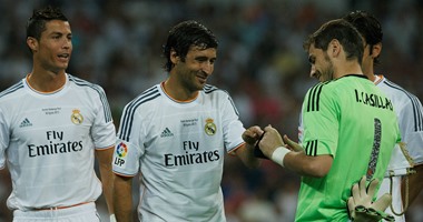 فريق أحلام راؤول.. أسطورة ريال مدريد يُفضل نوير على كاسياس
