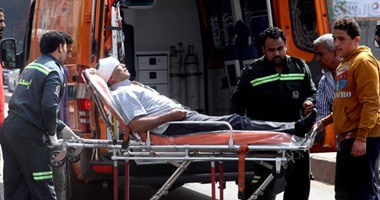 زحام مرورى إثر حادث تصادم سيارتين أعلى كوبرى أكتوبر اتجاه الجيزة