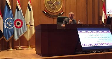 ماجد عثمان يشرح آليات قياس الرأى العام لشباب البرنامج الرئاسى للقيادة