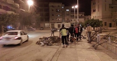 بالصور.. شباب العريش ينظمون حملات تطوعية ليلية لنظافة المدينة