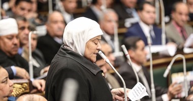 نائبة بلجنة الزراعة تطالب بسرعة إصدار قانون التأمين الصحى للفلاح