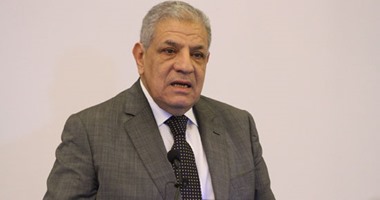 سلطات مطار القاهرة تنهى إجراءات وصول محلب من ألمانيا