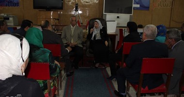 بالصور.. وكيلة تعليم الغربية تجتمع بالإدارات والوزير عبر الفيديو كونفرانس