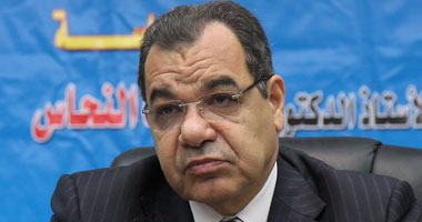 الجمل يضع "دبلومة التربية" شرطاً للالتحاق بالكادر