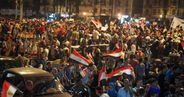 مؤيدو السيسى يغادرون التحرير بعد انتهاء احتفالاتهم