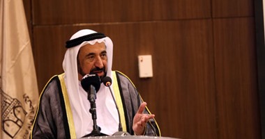 حاكم الشارقة يصل جامعة القاهرة لحضور حفل تكريمه 