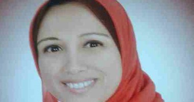 وزير الصحة يكرم مسئولة نوادى المرأة فى بنى سويف تقديراً لجهودها